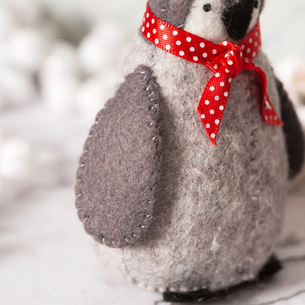 Baby Penguins Sewing Kit - Image 3