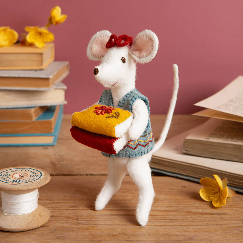 Corinne Lapierre Little Mouse the Librarian