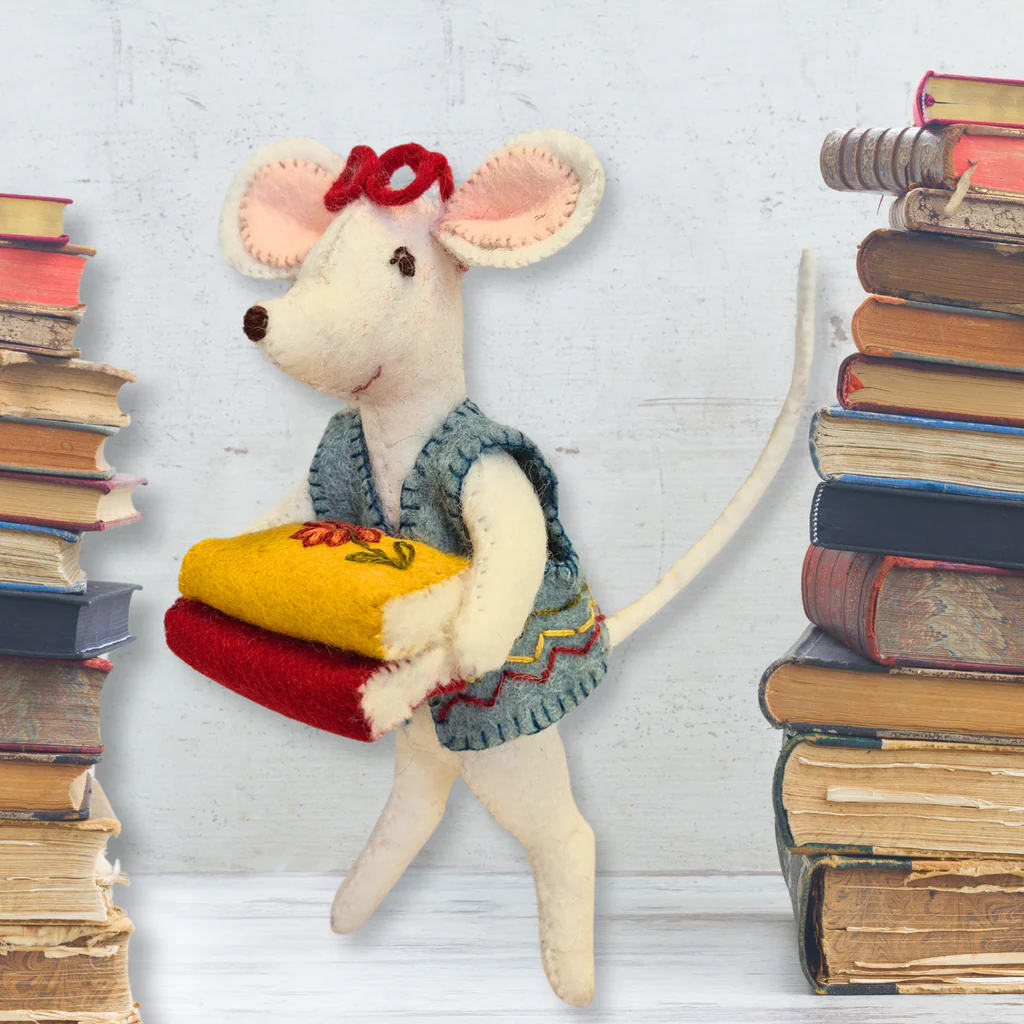 Little Mouse the Librarian Sewing Kit - Image 5