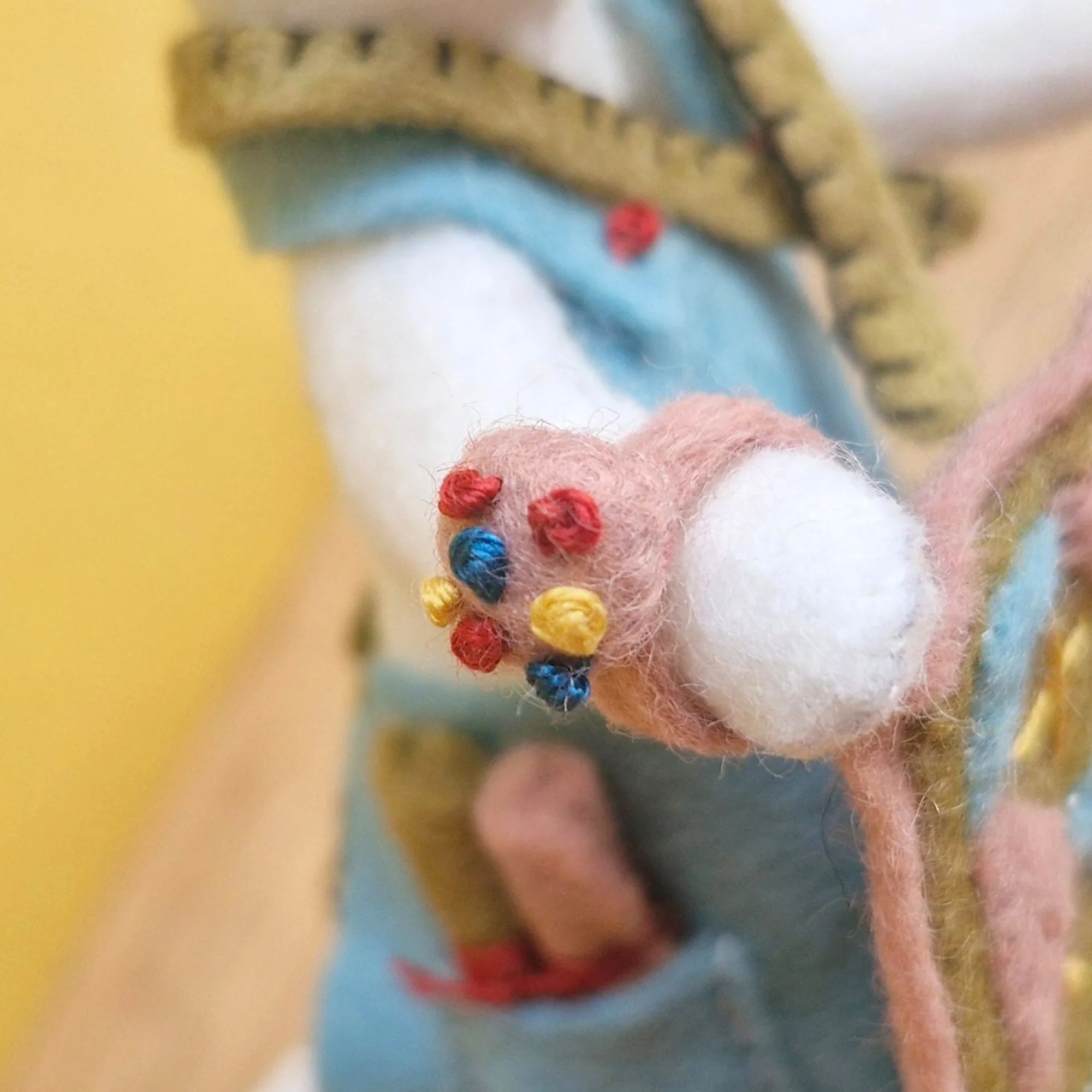 Little Mouse Makes a Quilt Sewing Kit - Image 3