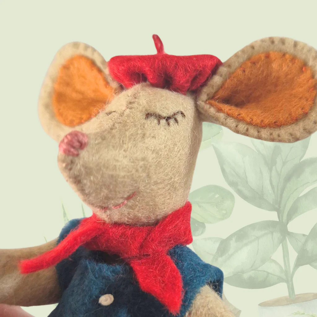 Little Mouse in Paris Sewing Kit - Image 2